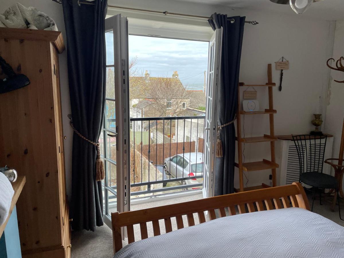 Seaview With Oodles Of Charm Sleeps 4 Appartement